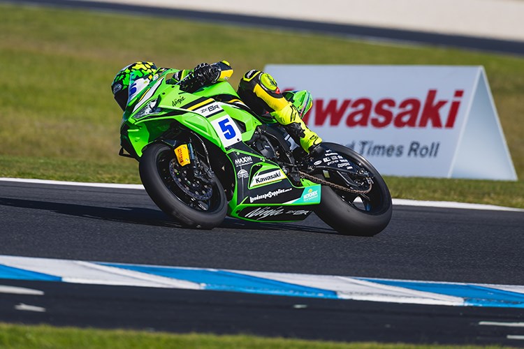 Olly Simpson (Ninja ZX-6R) Kawasaki BCperformance Racing Team (Photo Credit: Foremost Media)